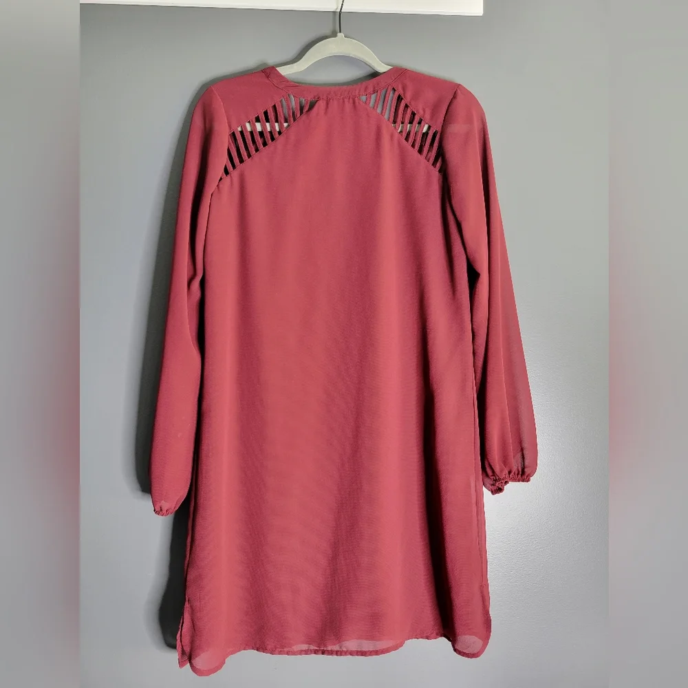 Dress - Picture 2 of 2